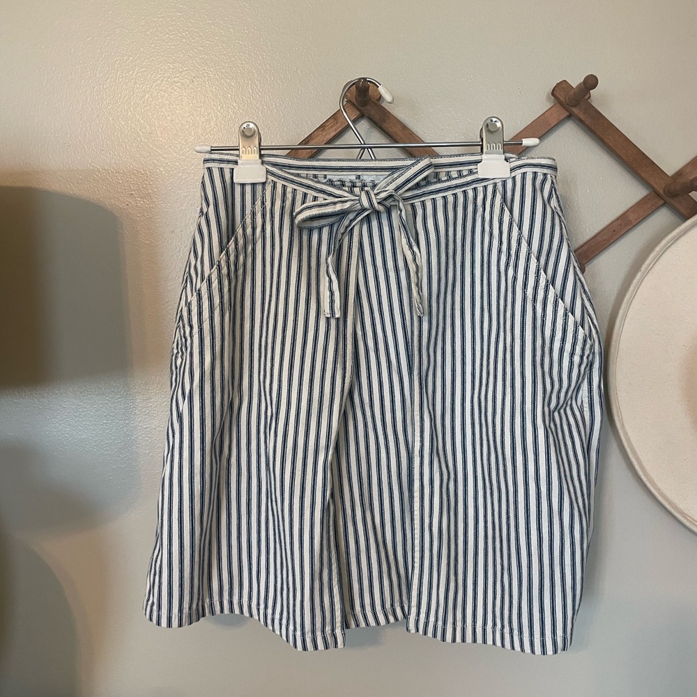 Thick linen striped skirt